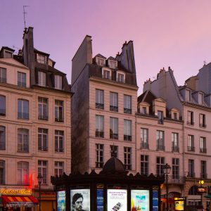 Paris Kiosks, St Paul @ Night | Christophe Glaudel pour Mediakiosk | Presstalis
