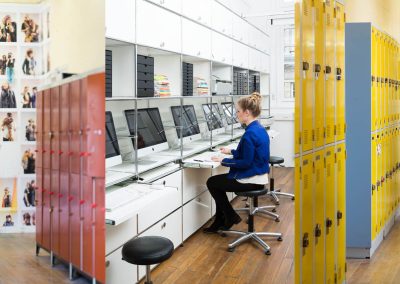 École Duperré, Paris. Mobilier USM Haller Salle de travail et informatique