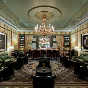 10095-shangri-la-bar-ensemble